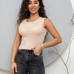 تاپ  کراپ آستین حلقه ای بیسیک زنانه دارای رنگ های مشکی