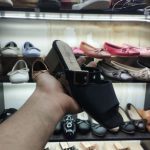 صندل زنانه رویه پارچه ای سگکدار  قابل تنظیم مشکی سایز ۳۷
